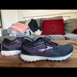 Brooks running shoes women’s